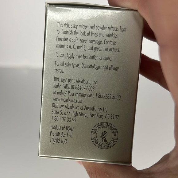 NIB Nicole Miller Final Touch Loose Powder Full Size .91 oz. - Picture 5 of 5